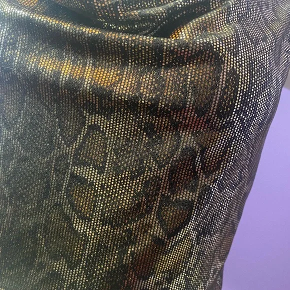 Metallic Snake Print Tank Top - Picture 3 of 6